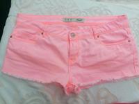 neue,  ungetragene Jeansshorts, 1x gewaschen,  Gr. 42 Saarland - Lebach Vorschau