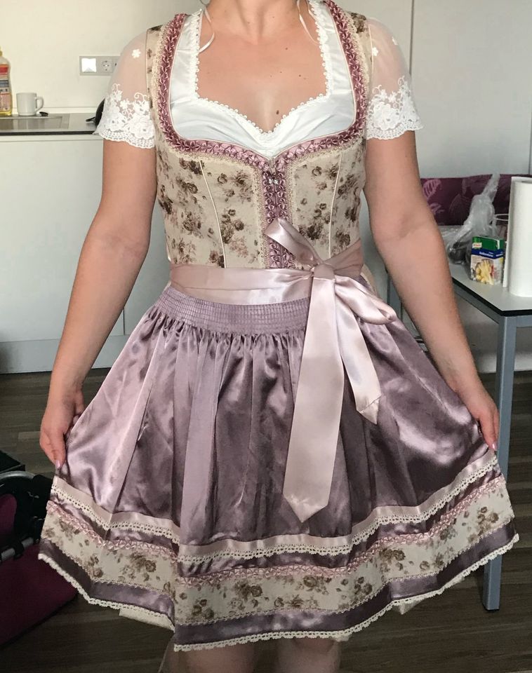 Krüger Dirndl in altrosa/beige in Frankfurt am Main