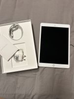 Apple IPad 7. Generation 128 GB Grau mit Ladekabel und Adapter Nordrhein-Westfalen - Simmerath Vorschau