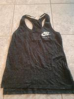 Sportkleidungspaket Nike etc. Niedersachsen - Seelze Vorschau