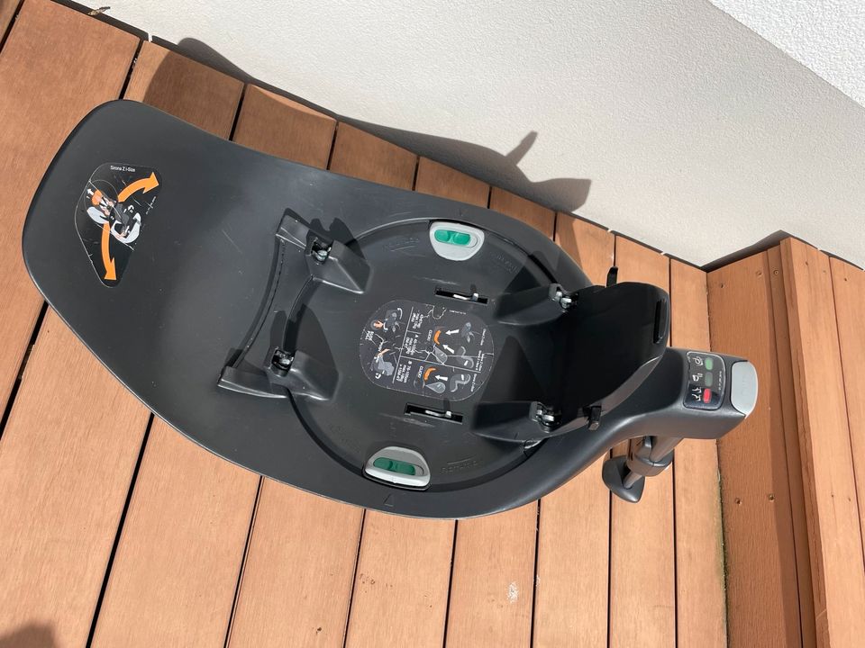 Cybex Cloud i-size Z2 inkl. Base und Zubehör in München