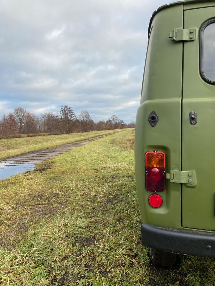 UAZ-2206 UAZ-452 Buchanka grüner Bus im gepflegten Zustand in Golßen