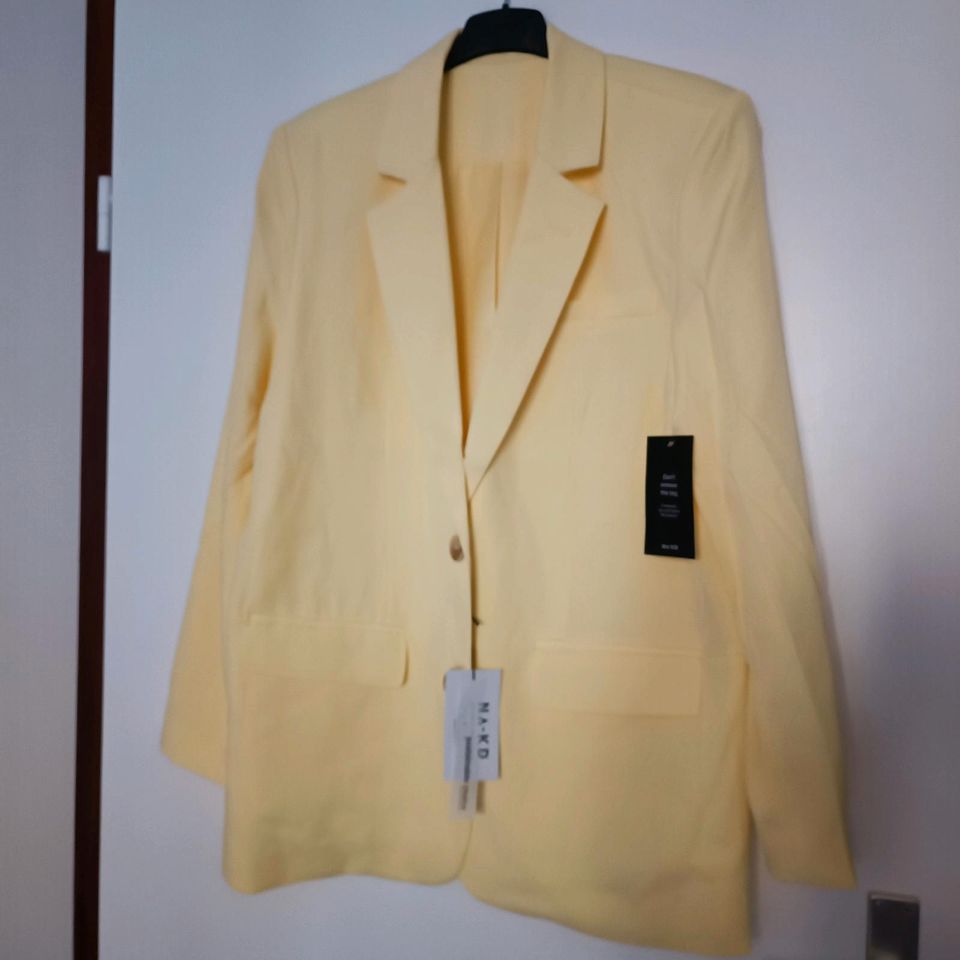 Blazer von NA-KD. Gr.36, fällt viel größer aus. Neu in Hamburg