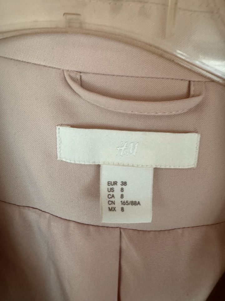 Rosa Blazer von H&M in Eberstadt