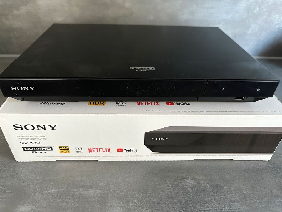 SONY UBP-X700 4K Ultra HD Blu-ray Player in Zwickau