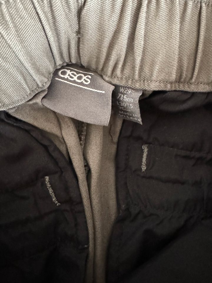 Asos Chinohose Olivgrün W29/L30 in Frankfurt am Main