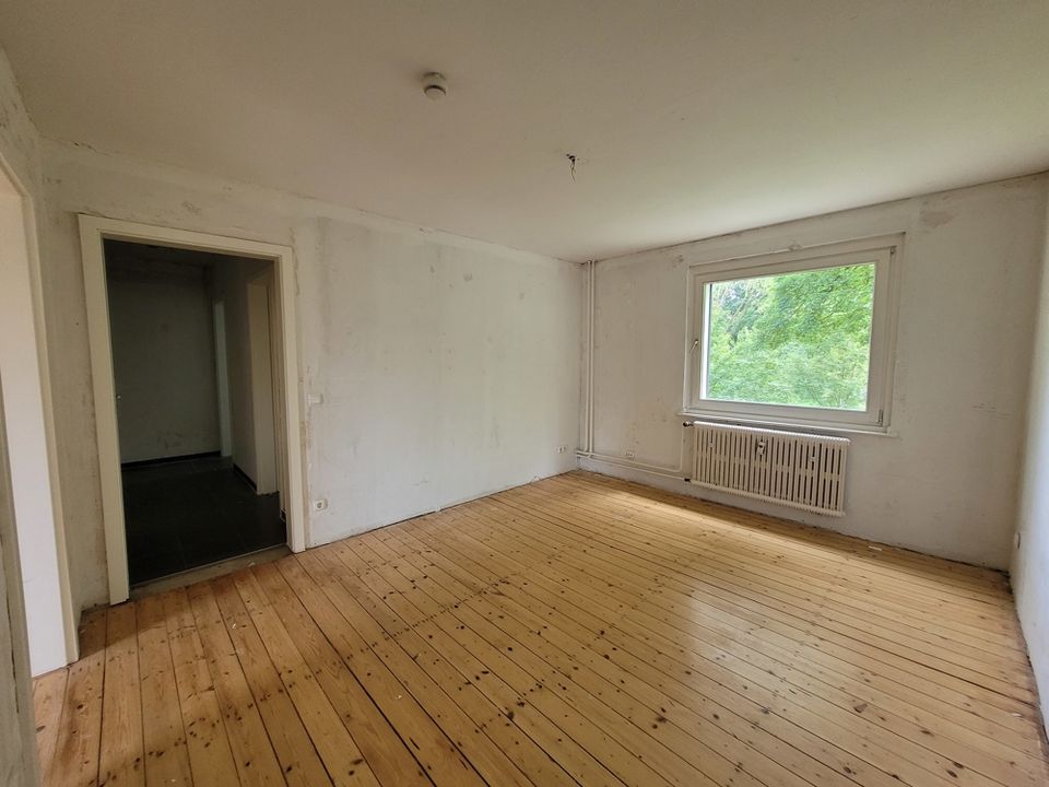 Gemütliche 3-Zimmer-Wohnung für Selbstrenovierer  *** 500 € Renovierungsgutschrift *** in Duisburg