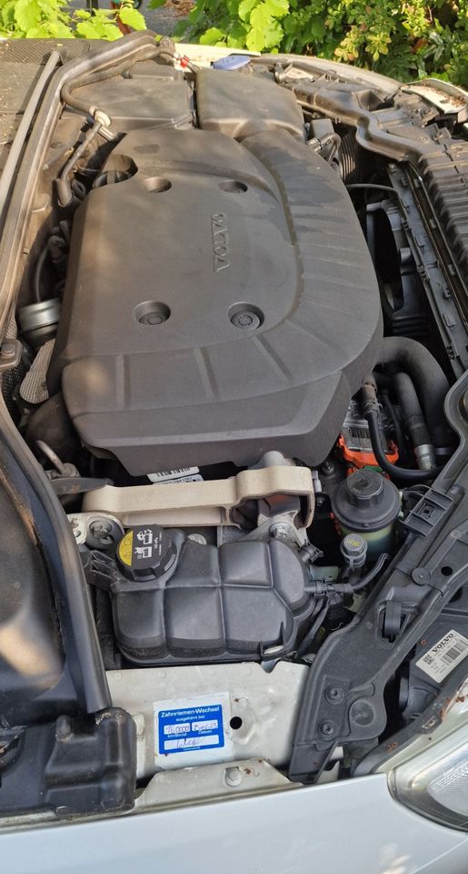 Volvo V60 Kombi TWIN ENGINE Plug-in-Hybrid in Meerbusch