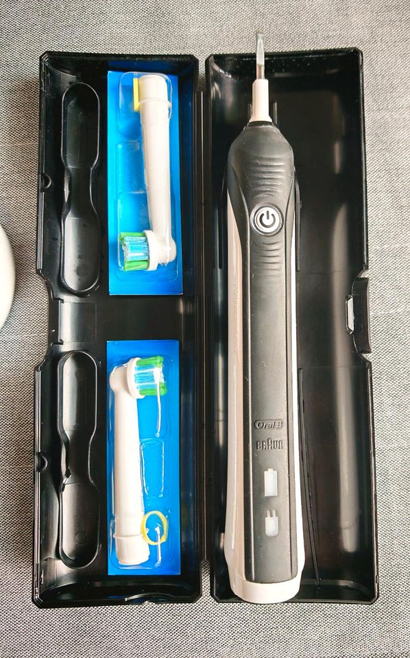 ORAL B PROFESSIONAL CARE ELEKTRISCHE ZAHNBÜRSTE+2 BÜRSTEN in Ratzeburg