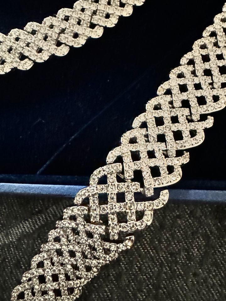 Swarovski Halskette und Armband in Nettetal