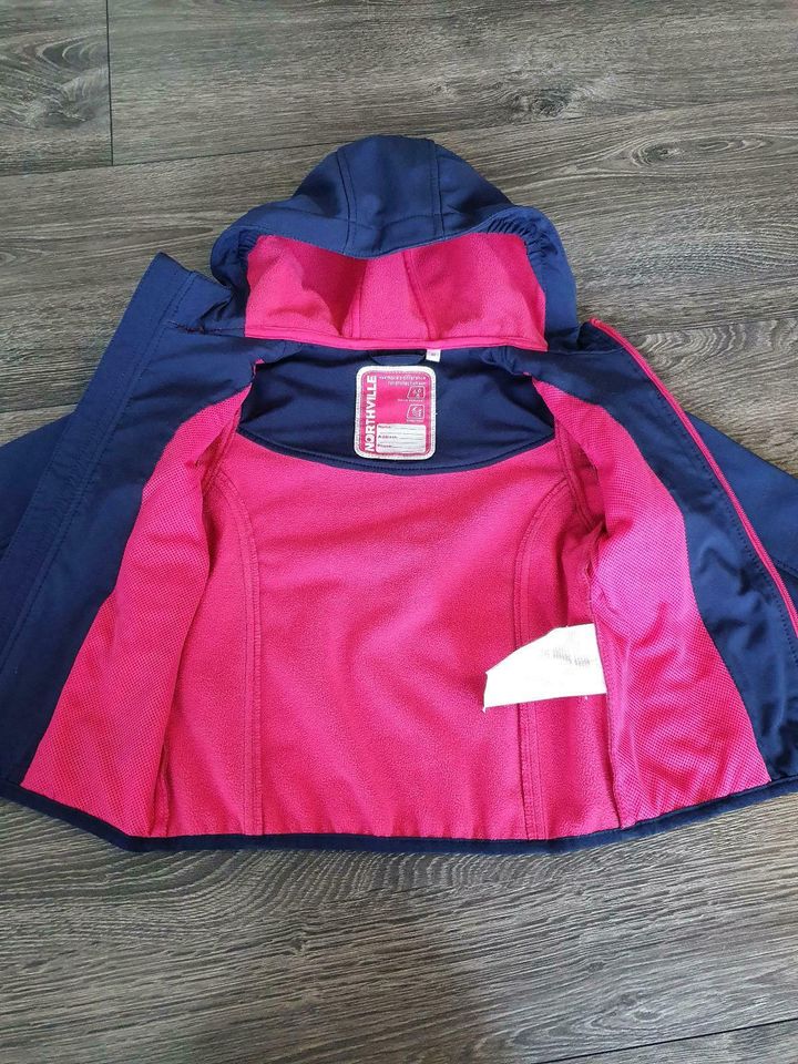 Softshelljacke für Mädchen Gr.92 in Menden