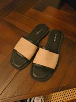 Jonka Pantoletten/ Sandalen beige &  schwarz, canva Düsseldorf - Düsseltal Vorschau