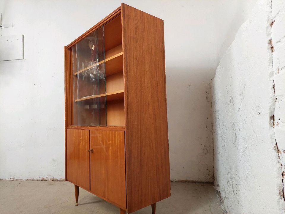 Vintage Highboard Holzschrank Kommode 60er 70er DDR Retro in Leipzig