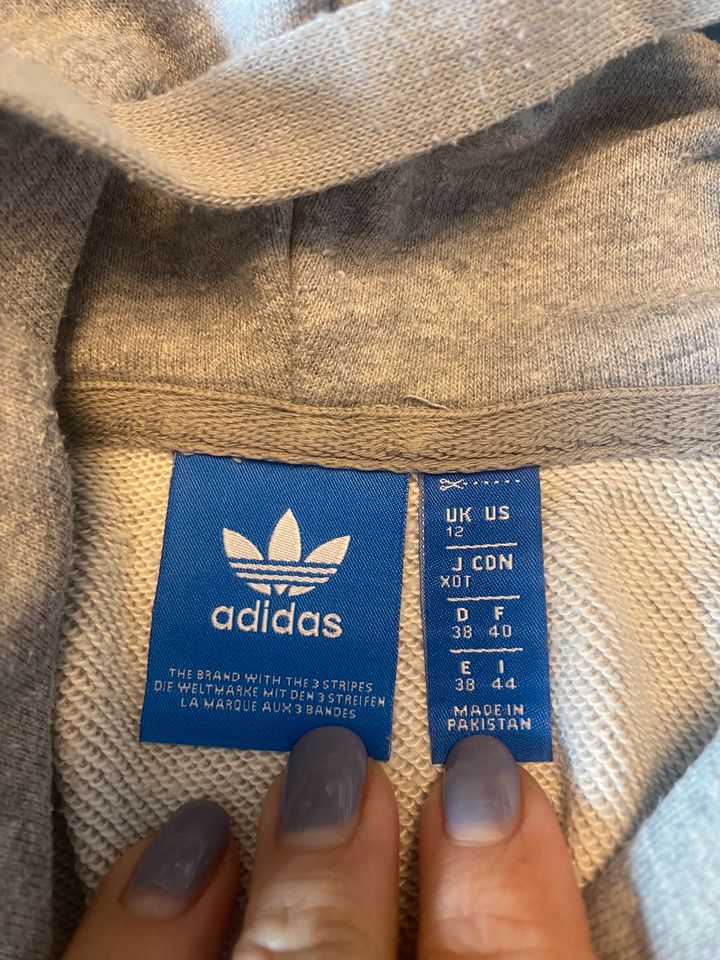 Adidas Hoodie Grösse 38 in Quierschied