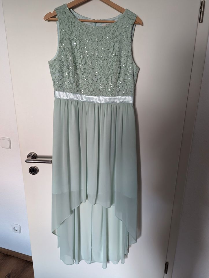 mintgrünes Kleid mit Vokuhilaschnitt - Partykleid - Cocktailkleid in Salzkotten