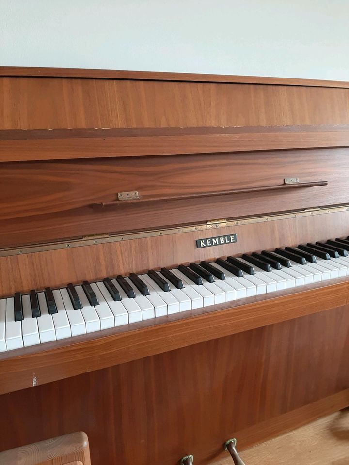 Klavier Kemble Yamaha in Mönchengladbach