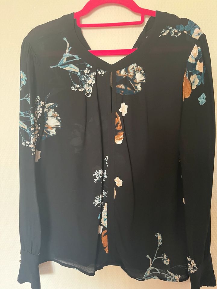 S.Oliver Bluse Dunkelblau mit Blumen Gr. S in München