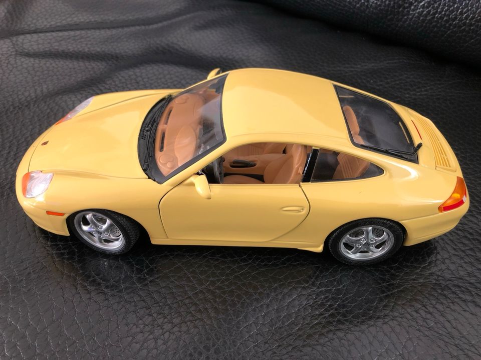 Modell Auto Porsche 911 Carrera  1/18  ⭐️⭐️⭐️ in Renningen