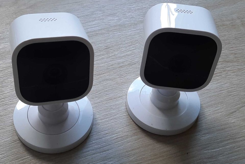 2x Blink Mini smarte Überwachungskamera Kamera für innen wie NEU in Güstrow