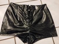 Damen Hotpants Lack schwarz Größe M Shorts geschnürt Hose Leder Nordrhein-Westfalen - Marl Vorschau