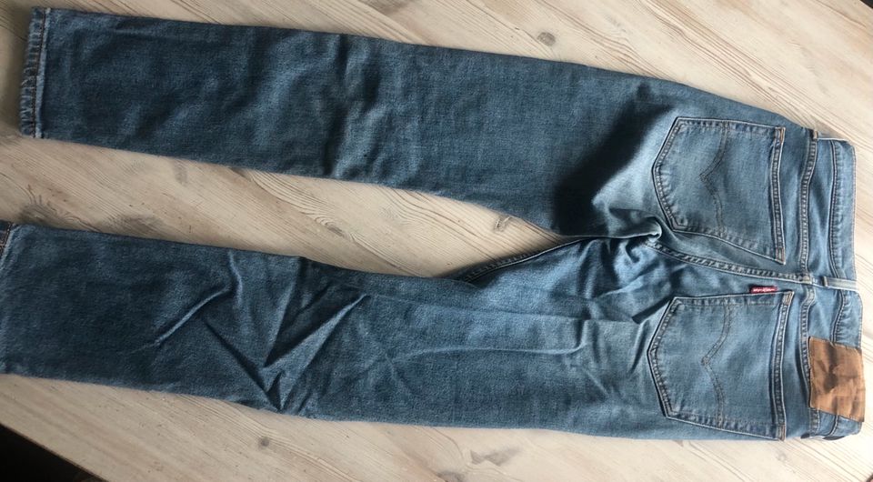 Levi’s Jeans 519 W30 in Hamburg