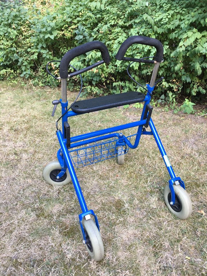 Rollator klappbar auch im Garten gut nutzbar ! in Berlin