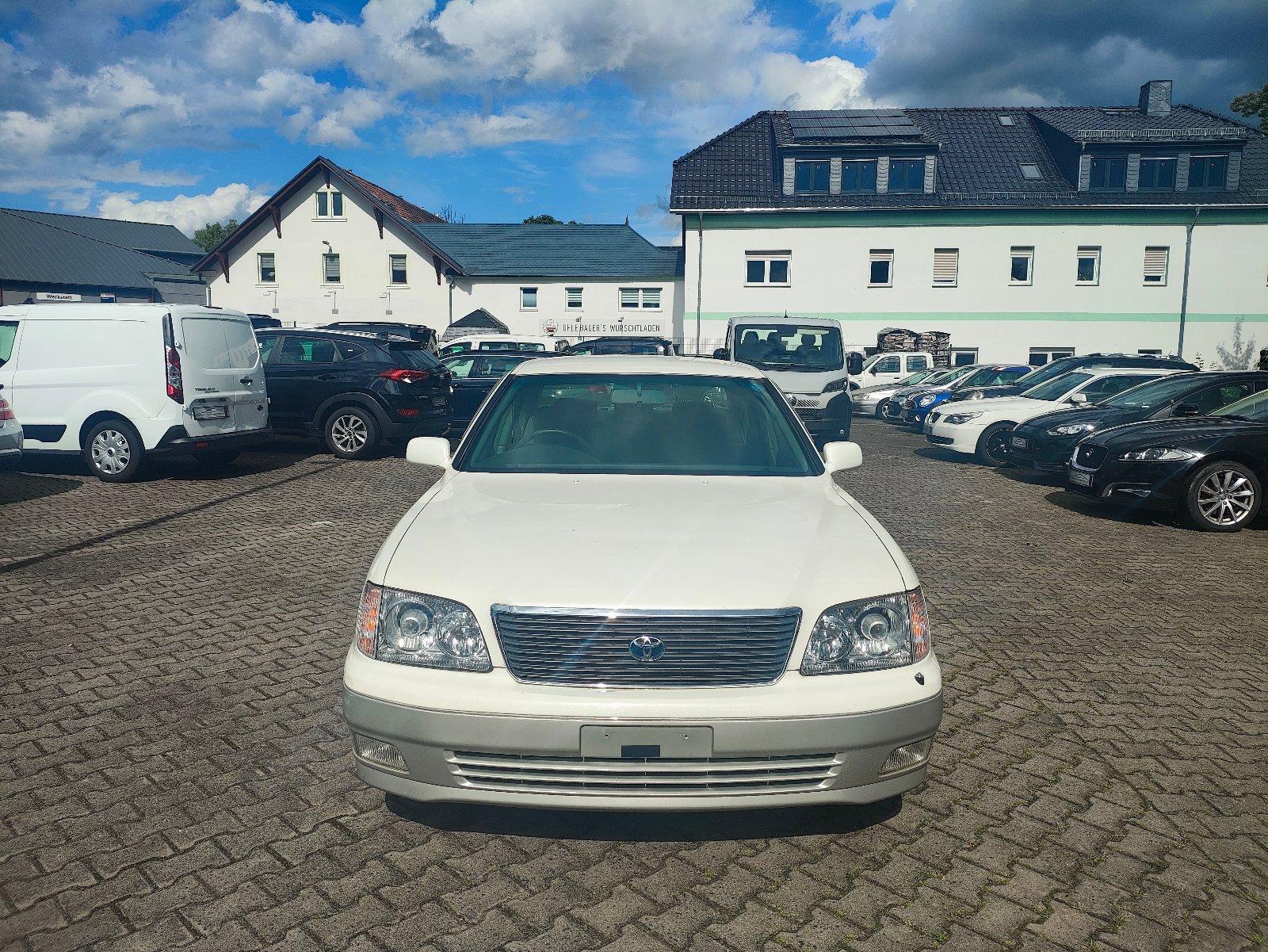 Abbildung des Autos Lexus LS 400 Toyota Cels…