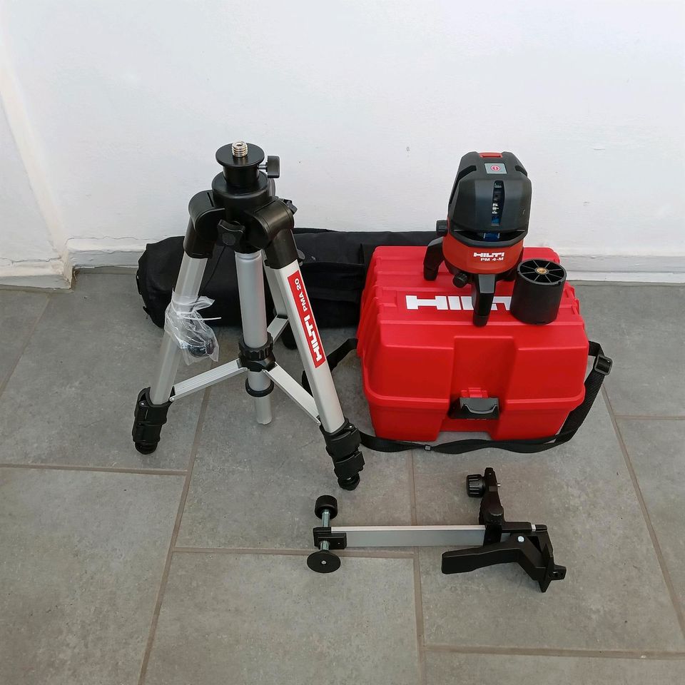 HILTI Multi-Linien-Laser PM 4-M + Stativ+Wandhalterung NEU!!! in Voerde (Niederrhein)