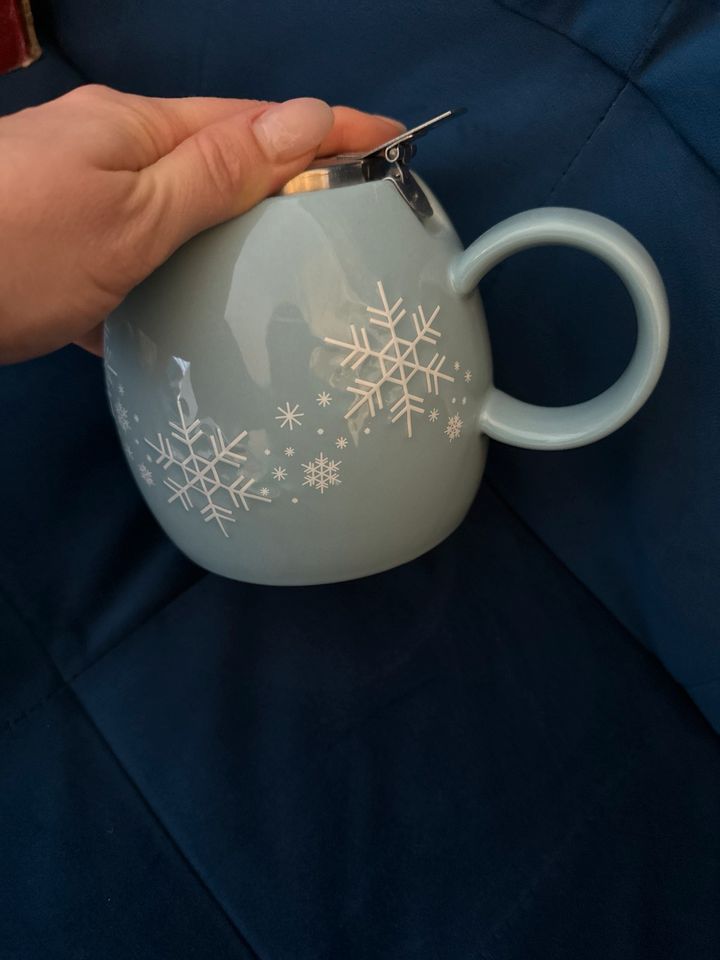 Teekanne Tea forté Winter hellblau in Berlin