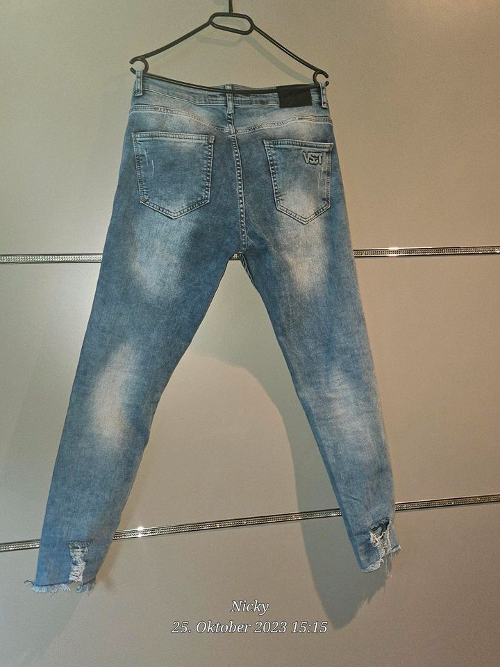 Verschiedene Trendige Marken Jeans in Bremen