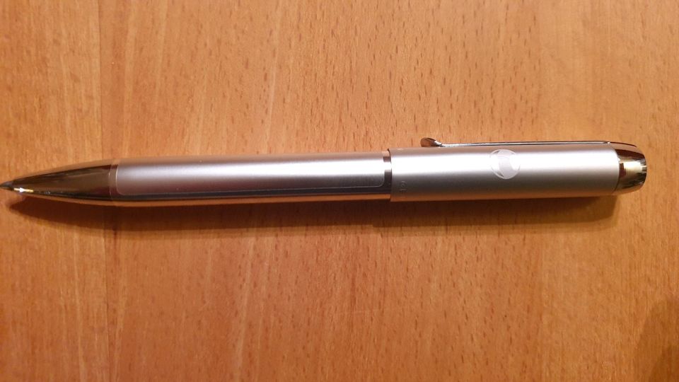 Pelikan Pura K 40 Kugelschreiber silber  mit dezentem Aufdruck in Leipzig