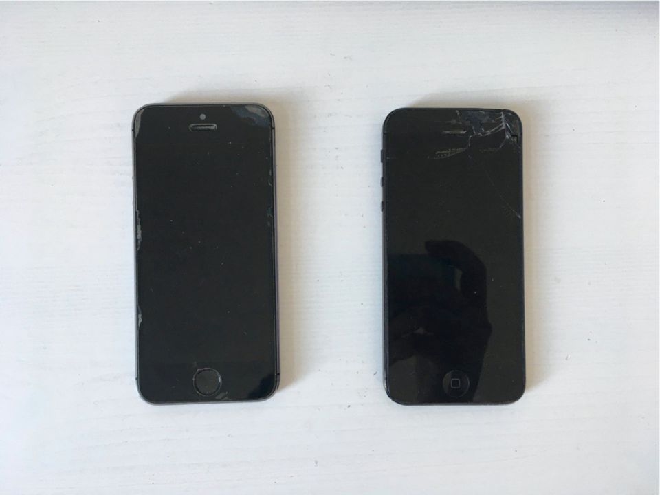 2 kaputte IPhones 5s und 5 in Hannover