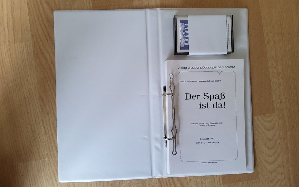 Der Spaß ist da   Bewegungslieder, Tanz, Singen mit CD in Marburg