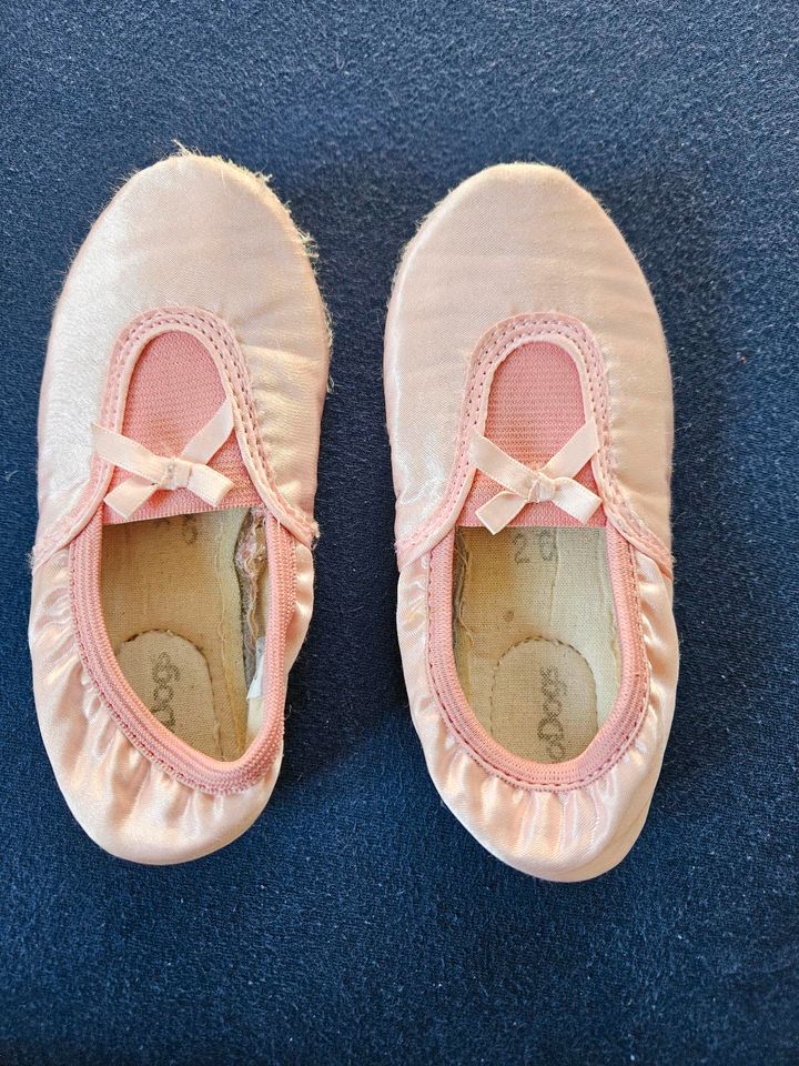 Ballerinas Turnschläppchen Tanzschuhe Kinder Ballett in Erlangen