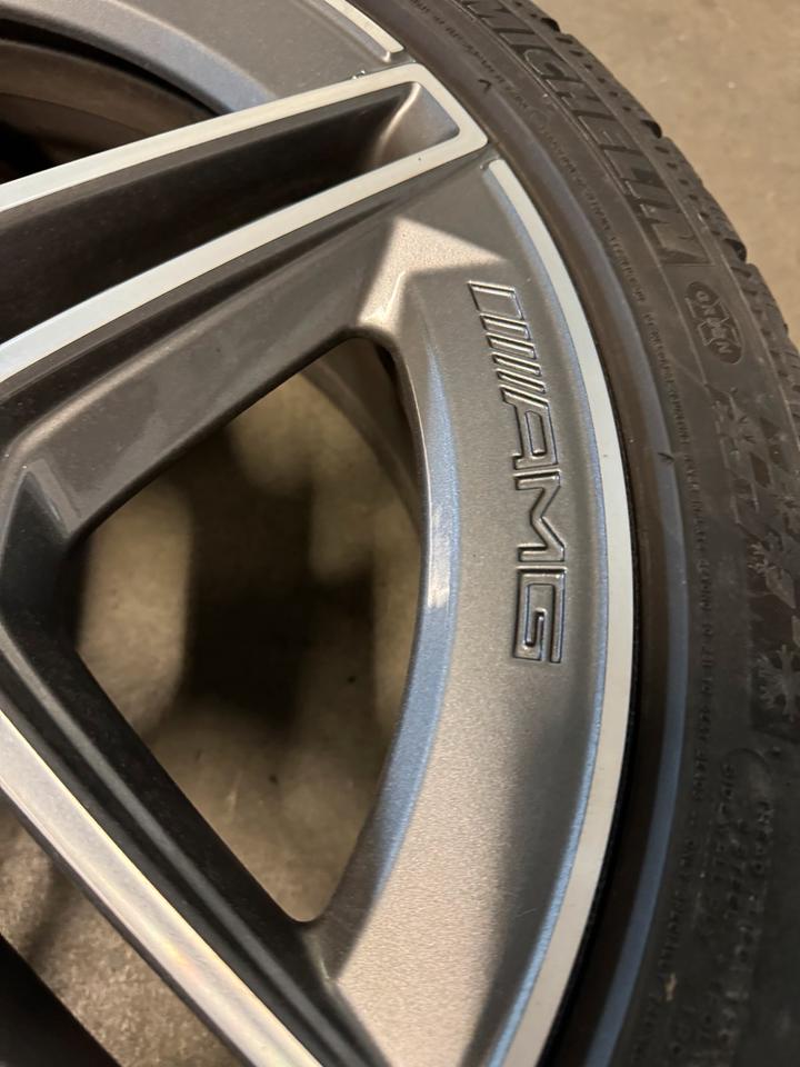 Mercedes A-Klasse AMG Kompletträder Winterreifen 215/45 R18 in Balingen