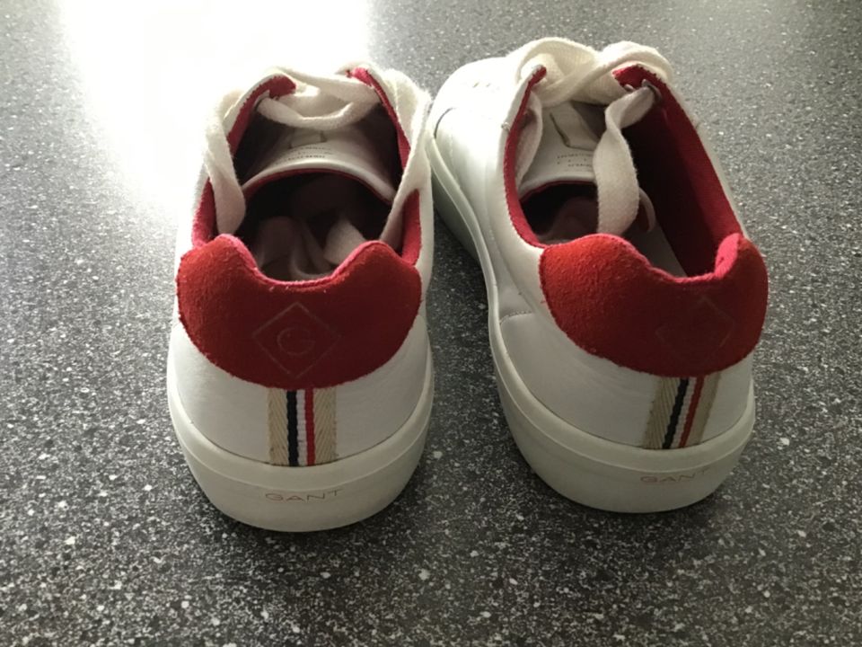 GANT Sneakers low weiß mit rot Gr. 36  Leder in Calden