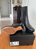 Clarks Kendra Aviva Kurzschaft Damen Stiefel Gr. 42 Black Leather Nordrhein-Westfalen - Mönchengladbach Vorschau
