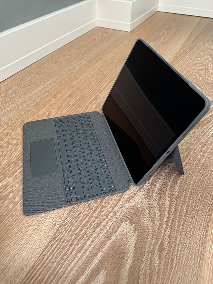 Logitech Combo Touch für iPad Pro 12,9 in Baldham