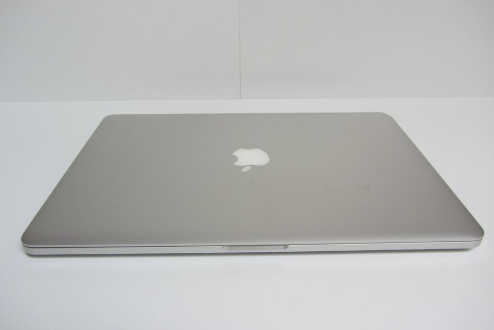 Defektes Apple MacBook Retina Display 15“ A1398 Late 2013 Ersatz in Ruderatshofen