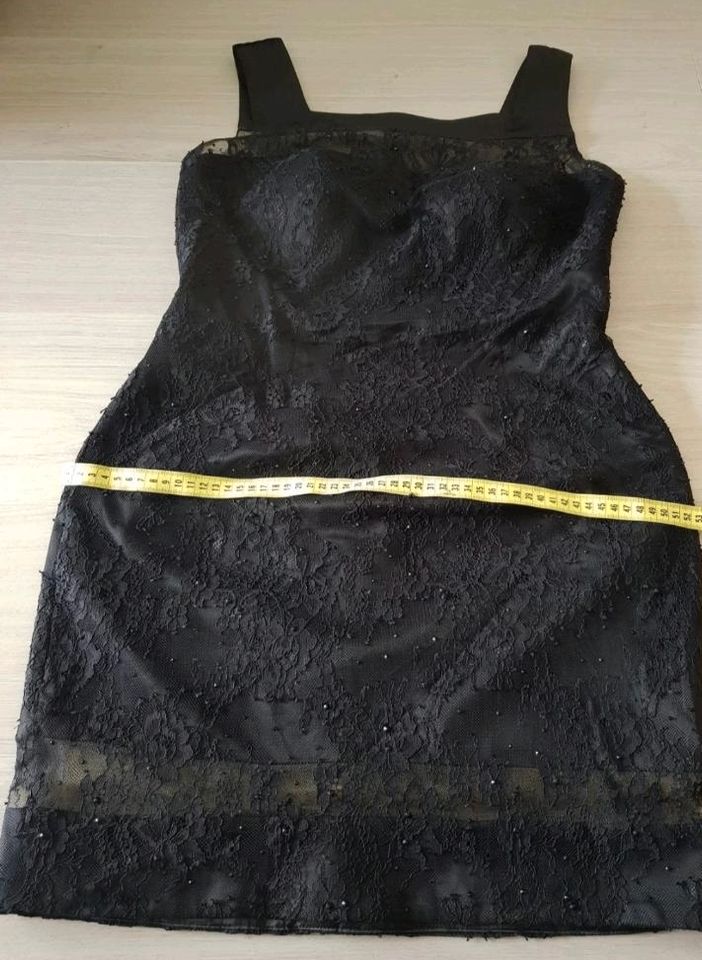 Kleid schwarz Spitze Glitzer Gr 40 / 42 in Siegen