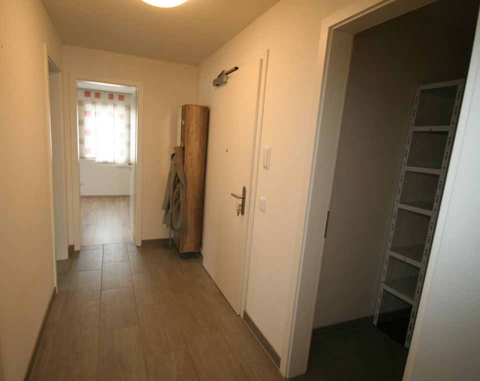 Geisenfeld: Moderne 3 ZKB mit Tageslichtbad und großem Balkon! EBK vorhanden! TG-Stellplatz inklusive! in Geisenfeld