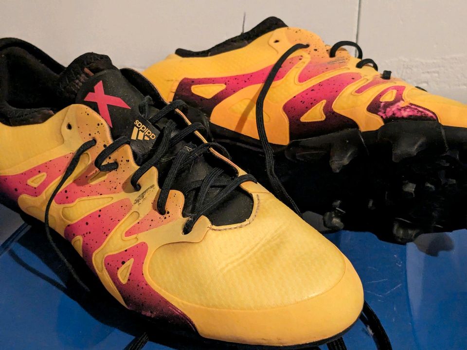 Adidas ⭐ Fußball Schuhe Gr 38 in Oberursel (Taunus)