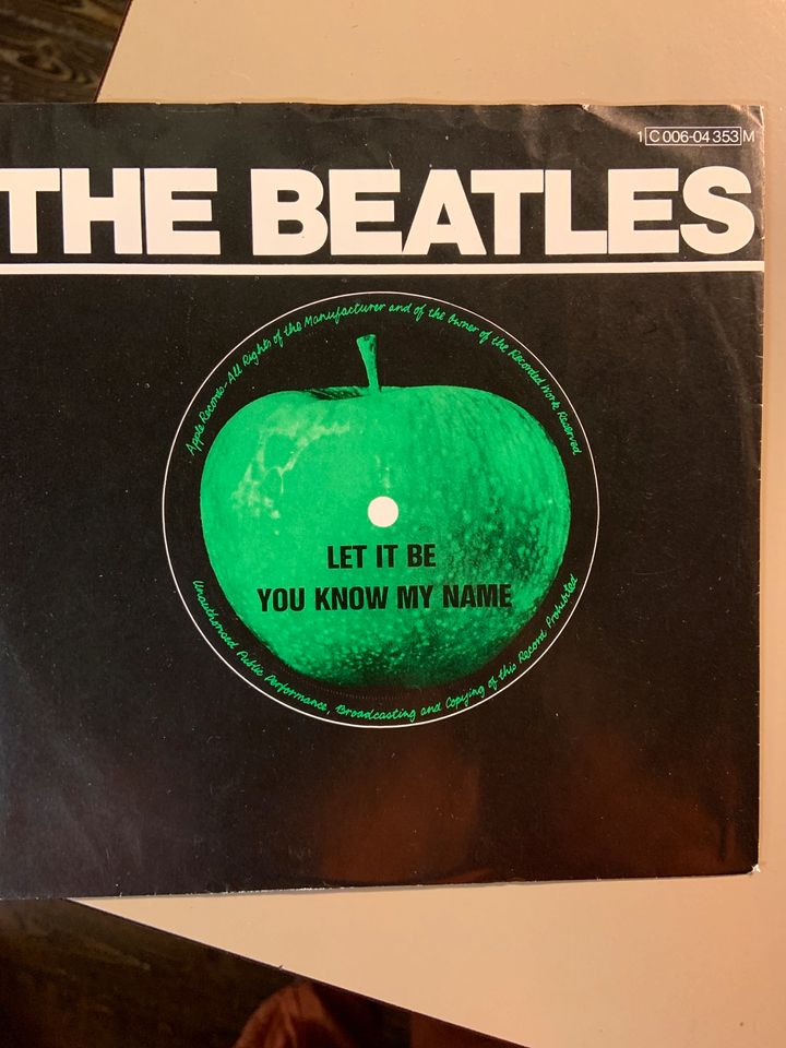 Beatles let it be you know my name LP in Scheid