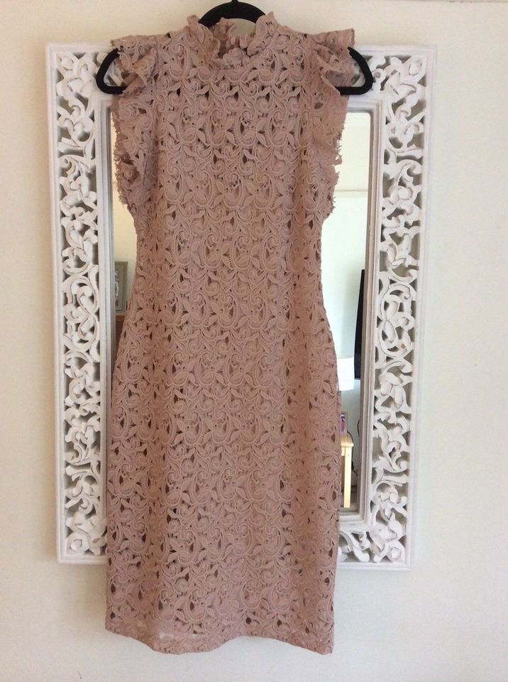 Zara beige Kleid Damen Spitzenkleid Abendkleid Gr. S in Wistedt