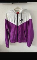 Fast neue Zustand Nike Regen Jacke  Gr M fällt klein aus S Thüringen - Apolda Vorschau