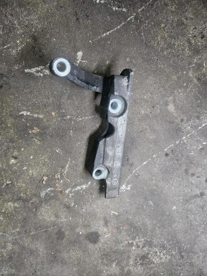 Opel Vectra C Signum 2,0 2,2 DTI Motorhalter Halterung 9191145 in Berlin