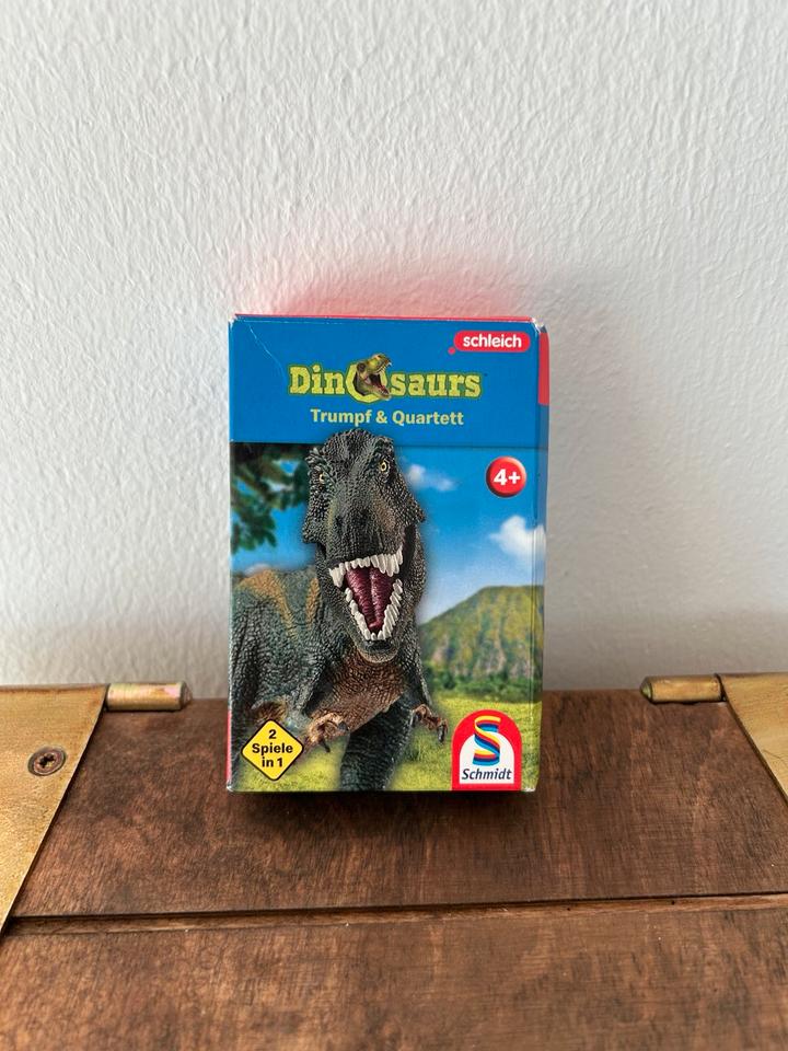 Dinosaurier Trumpf und Quartett Kartenspiel in Varel