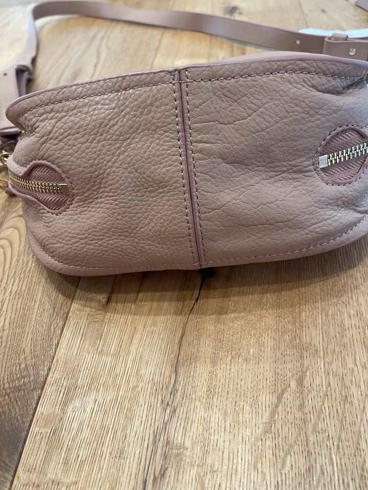 Liebeskind Handtasche Umhängetasche Crossbody in nude beige in Walddorfhäslach