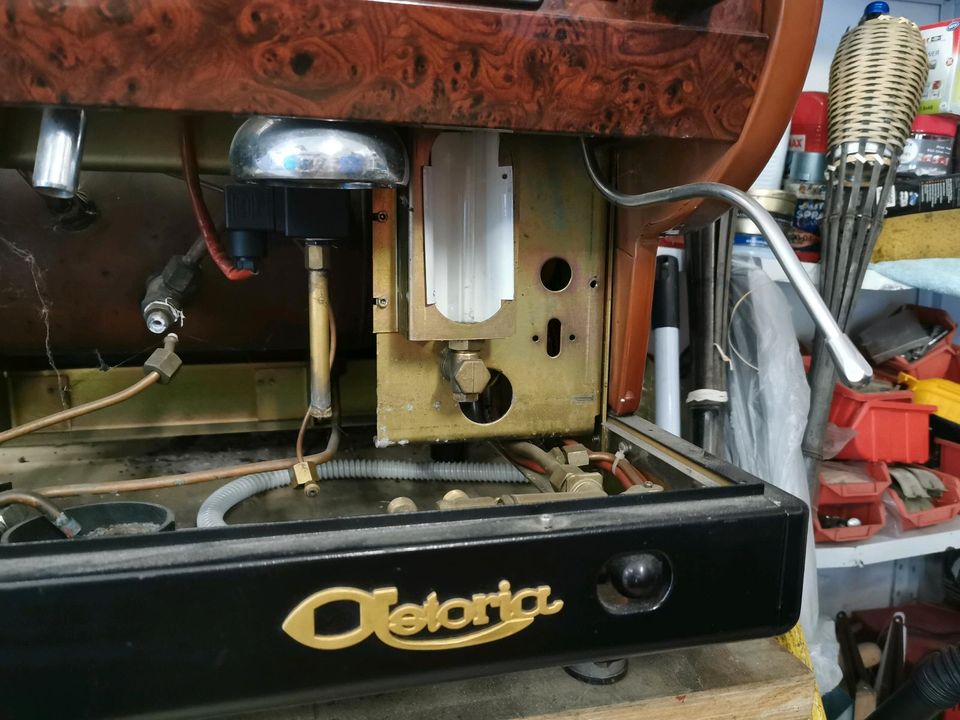 Astoria Professionelle Siebträger Espresso Maschine bis 13.05.24 in Neuenstadt