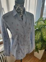 Bluse Hemd S. Oliver Gr. 36 mit Stretchanteil blau weiß Blumen München - Hadern Vorschau
